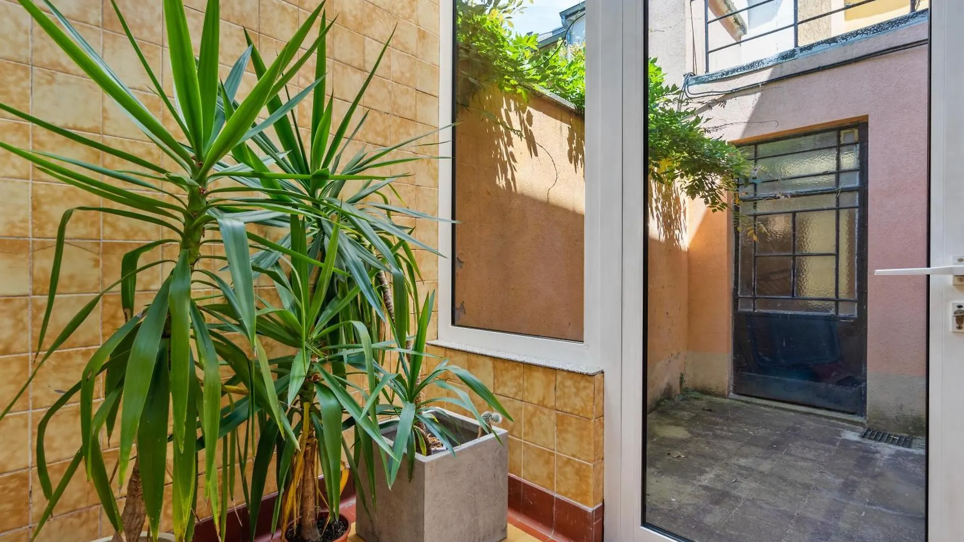 Apartment Charming 3-Br Townhome Near Luxembourg City Center