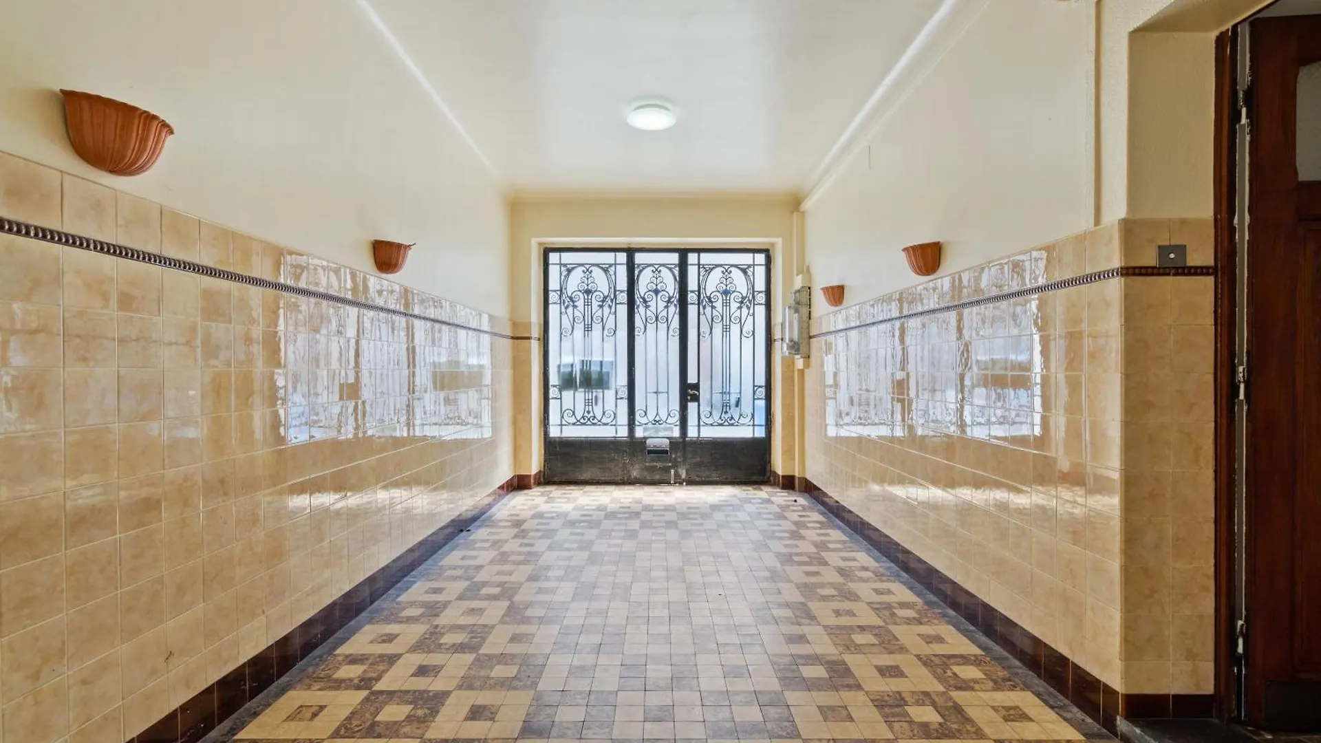 Charming 3-Br Townhome Near Luxembourg City Center لوكسمبورغ