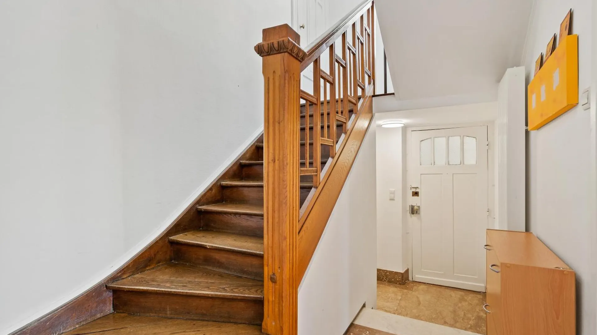 Charming 3-Br Townhome Near Luxembourg City Center لوكسمبورغ